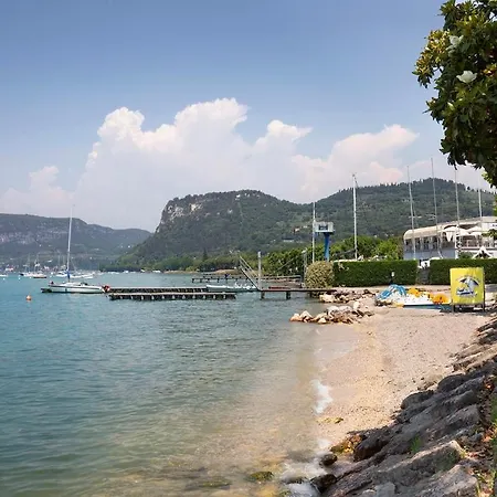 Yachting Lakefront Villa