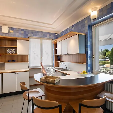 Villa Yachting Lakefront